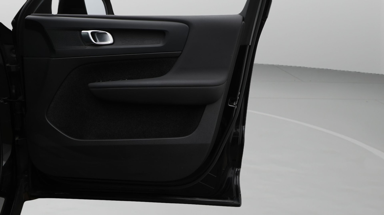 Used Volvo XC40 2023 for sale - 77775344: Photo 15