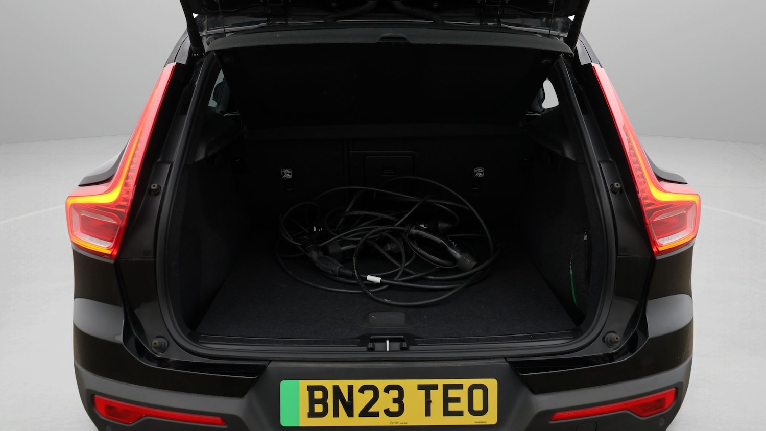 Used Volvo XC40 2023 for sale - 77775344: Photo 17