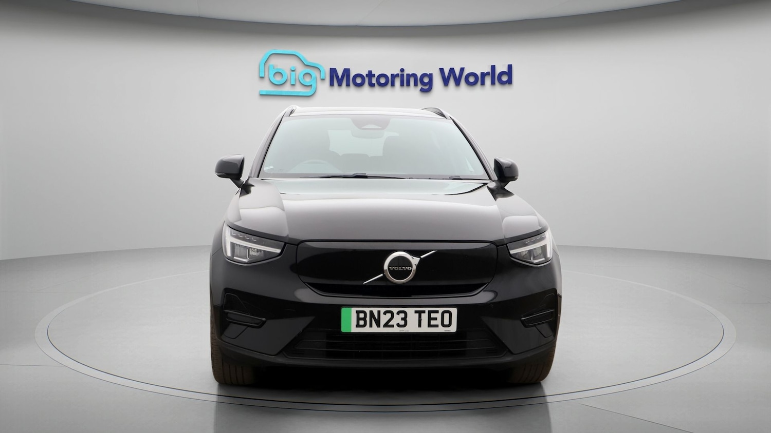 Used Volvo XC40 2023 for sale - 77775344: Photo 2