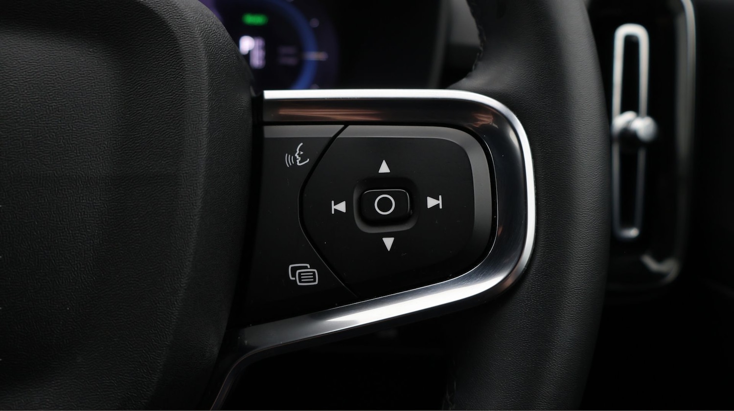 Used Volvo XC40 2023 for sale - 77775344: Photo 23