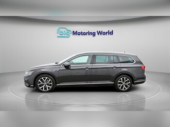 Used Volkswagen Passat 2022 for sale - 77906198: Photo