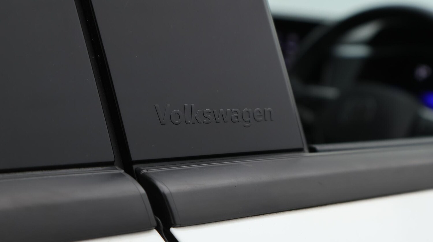 Used Volkswagen T-Roc 2022 for sale - 76072054: Photo 24