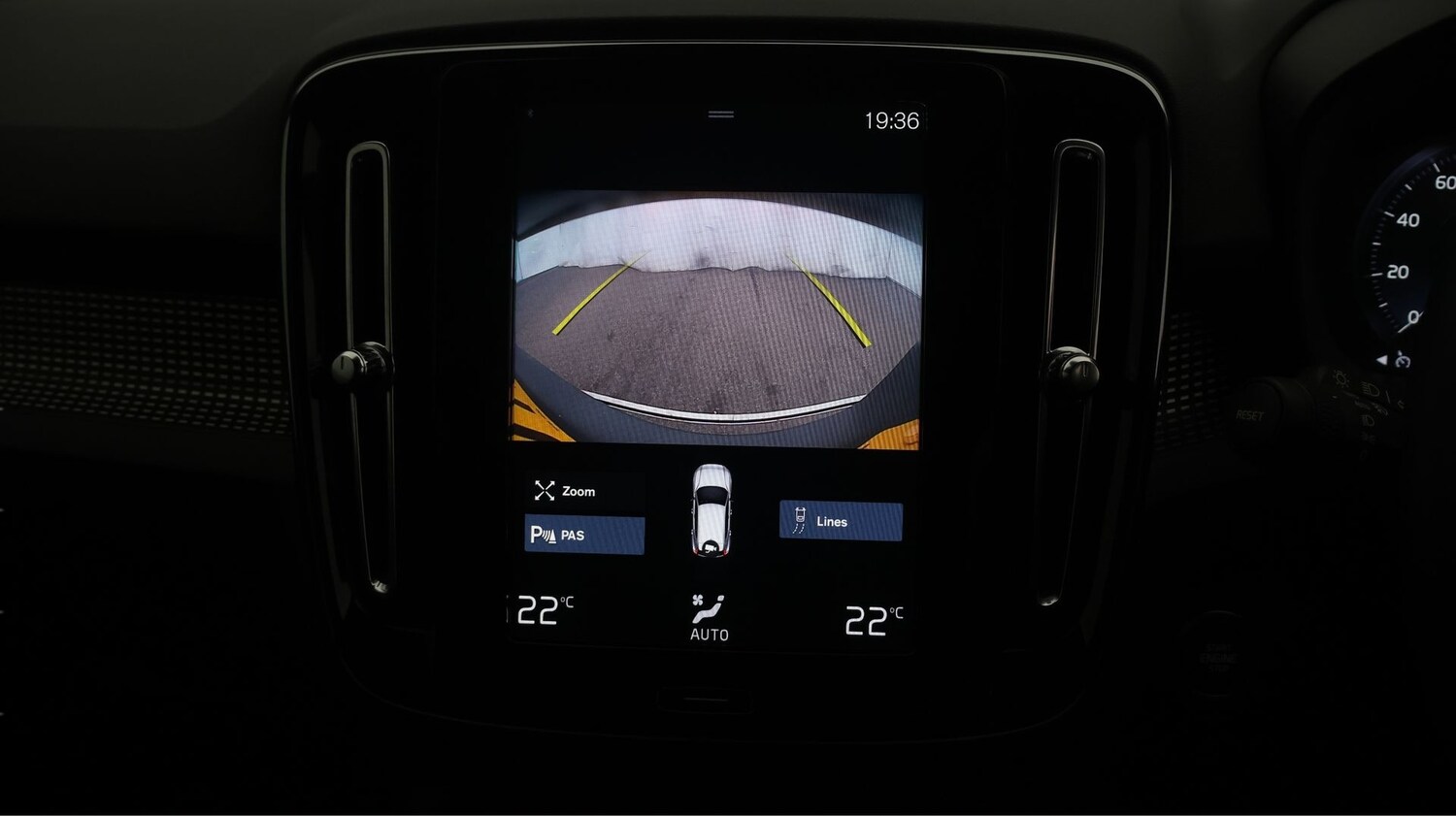 Used Volvo XC40 2022 for sale - 77688940: Photo 25