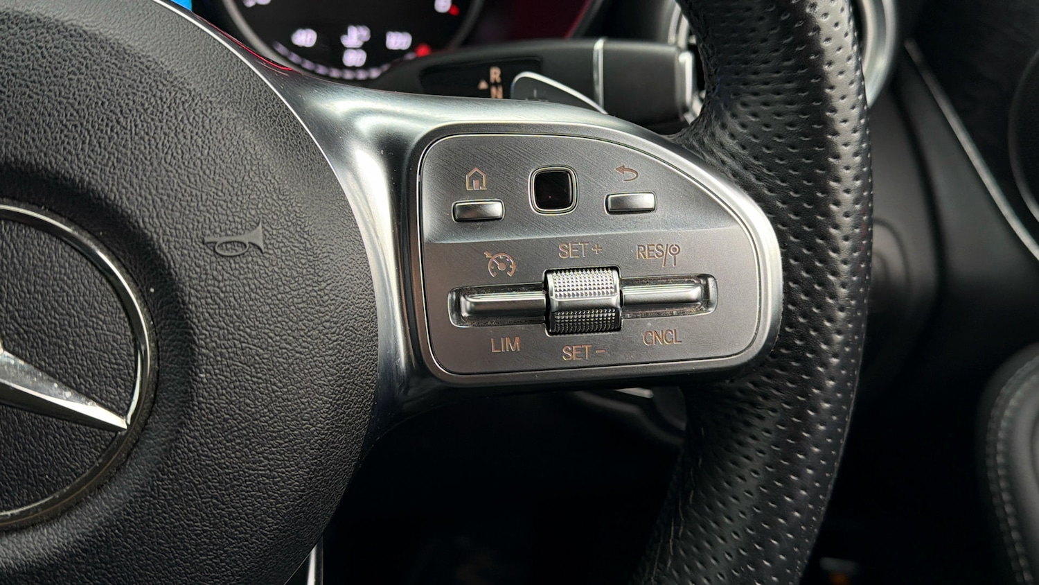 Used Mercedes-Benz GLC 2020 for sale - 78108962: Photo 23