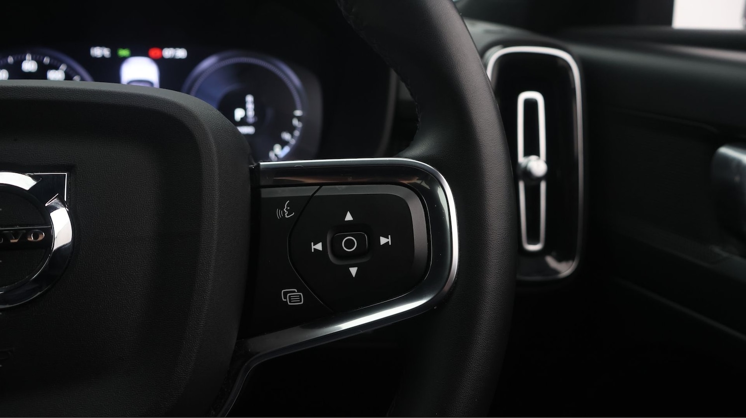 Used Volvo XC40 2021 for sale - 77776488: Photo 22