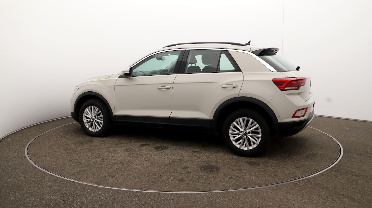 Used Volkswagen T-Roc for sale - 76810154: Photo 41