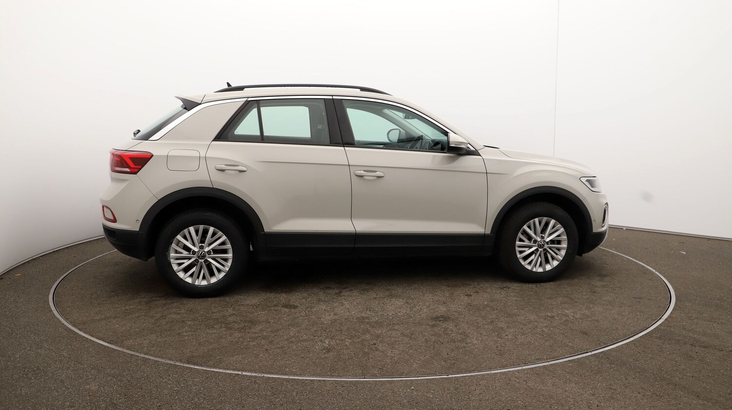 Used Volkswagen T-Roc for sale - 76810154: Photo 44