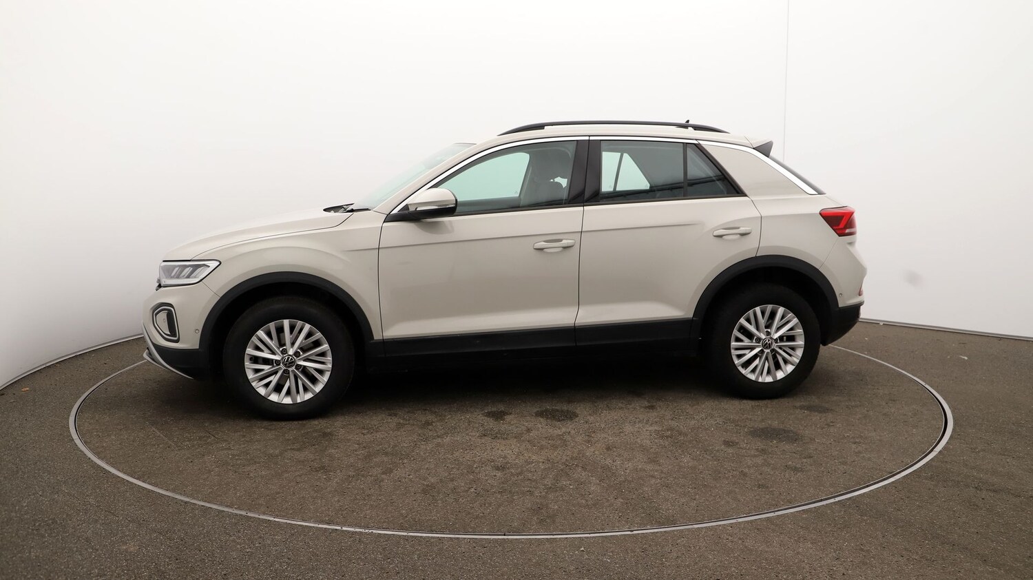 Used Volkswagen T-Roc for sale - 76810154: Photo 59