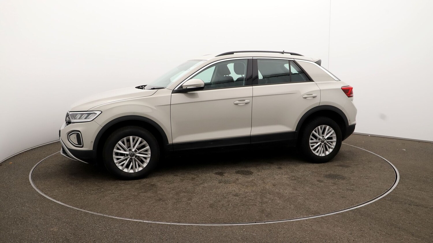 Used Volkswagen T-Roc for sale - 76810154: Photo 60