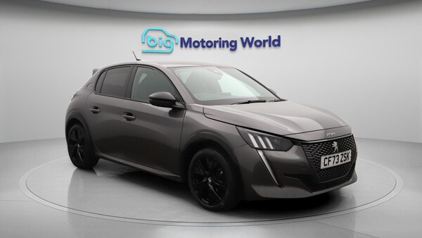 Used Peugeot 208 2023 for sale - 76152359: Photo 2