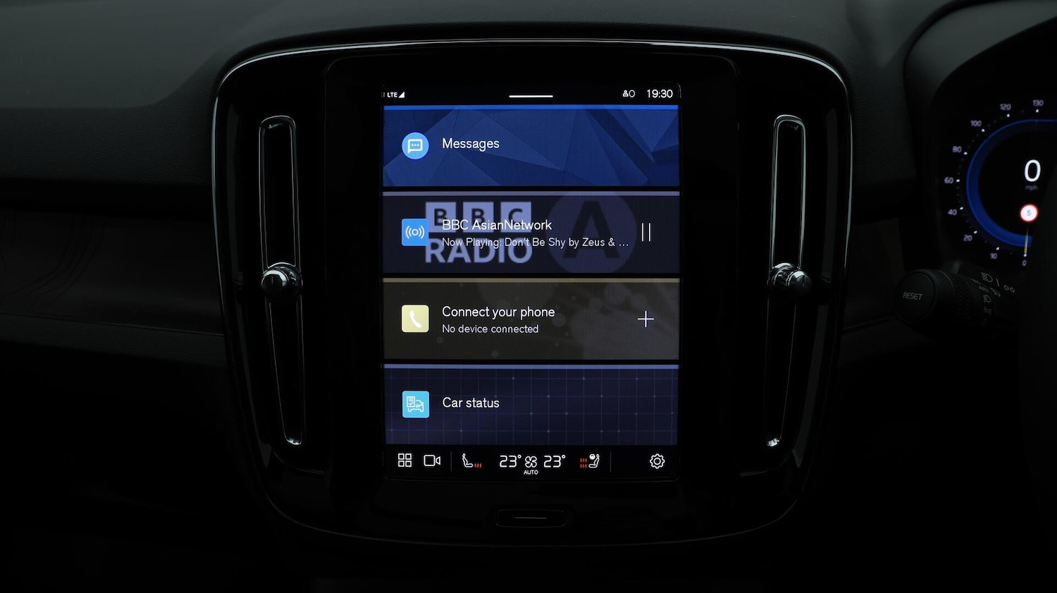 Used Volvo XC40 2024 for sale - 76085208: Photo 11