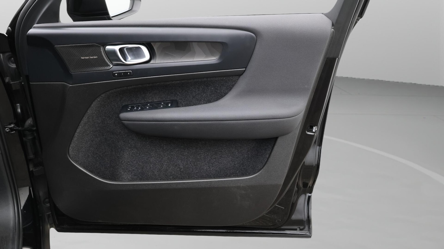 Used Volvo XC40 2024 for sale - 76085208: Photo 15