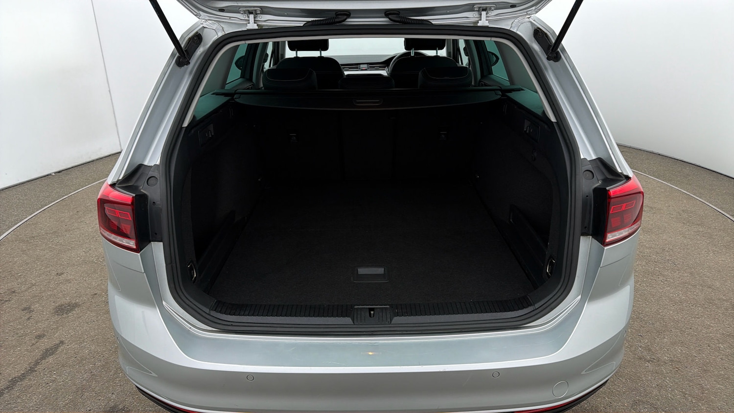 Used Volkswagen Passat 2020 for sale - 77872349: Photo 16