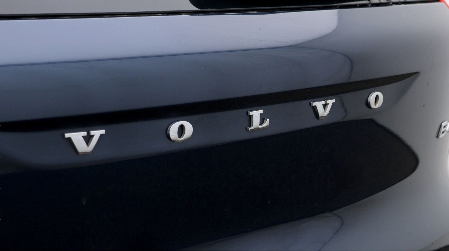 Used Volvo XC40 2021 for sale - 77353001: Photo 21