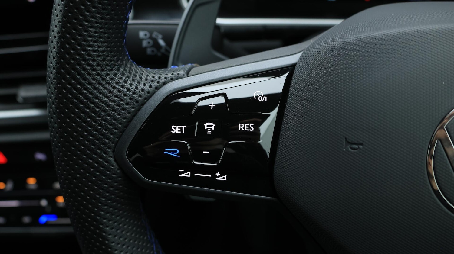 Used Volkswagen T-Roc 2023 for sale - 76060512: Photo 25