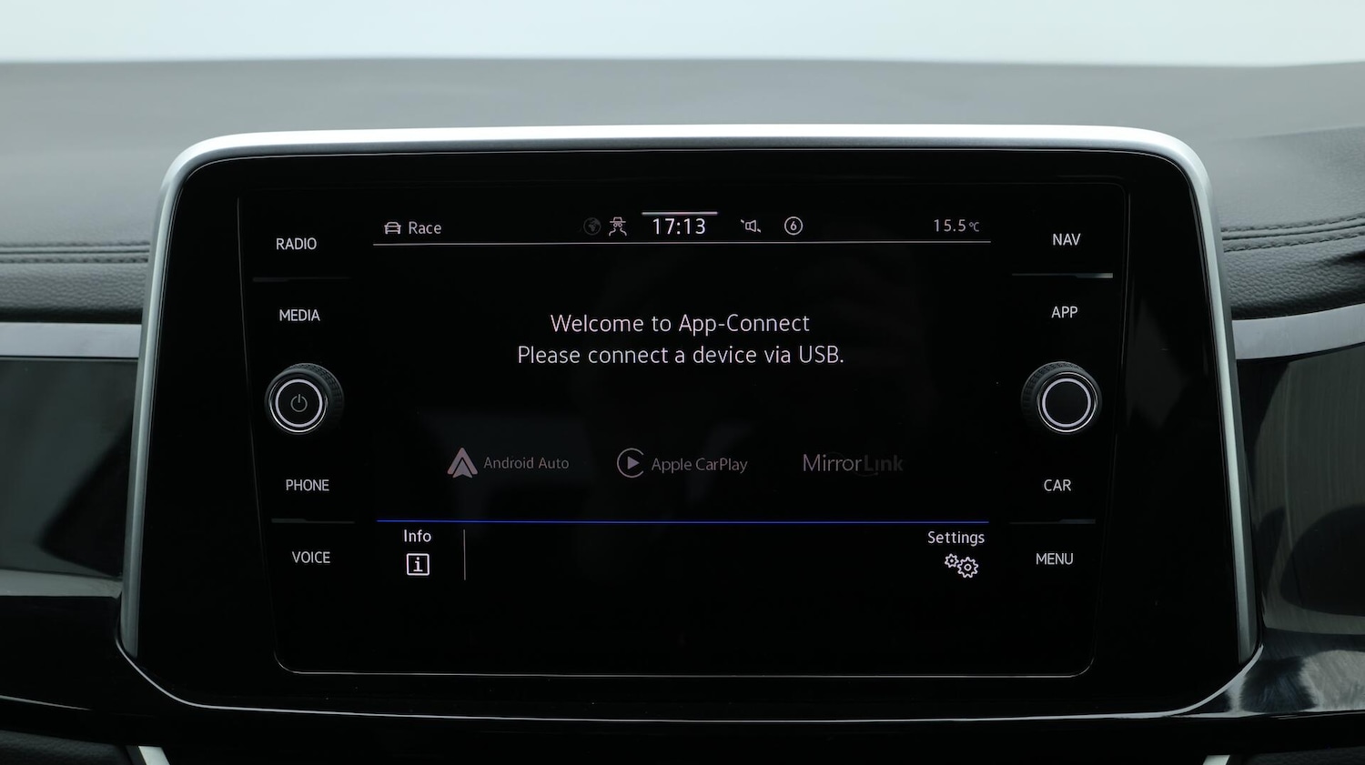 Used Volkswagen T-Roc 2023 for sale - 76060512: Photo 27