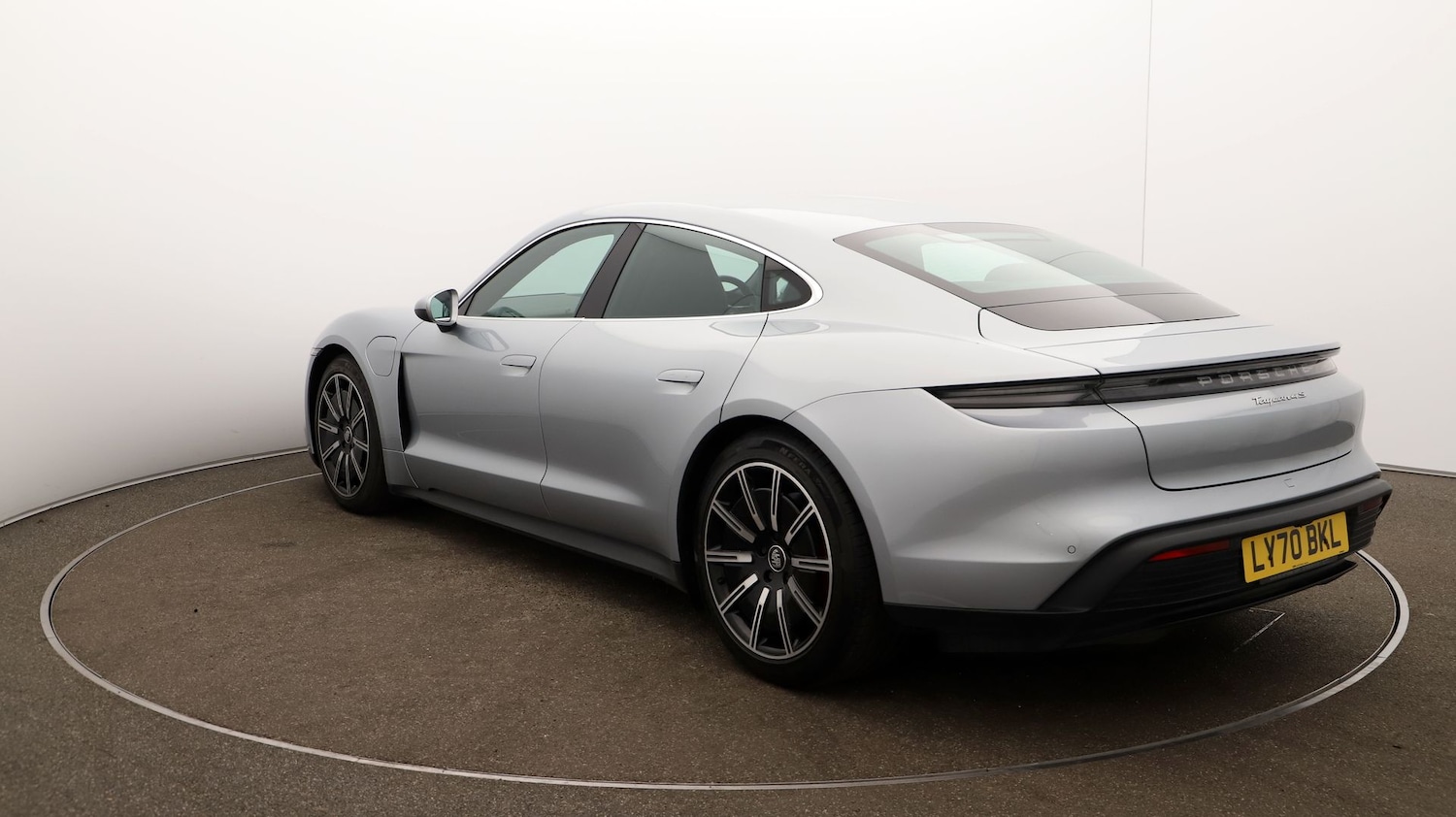 Used Porsche Taycan 2020 for sale - 76811560: Photo 57