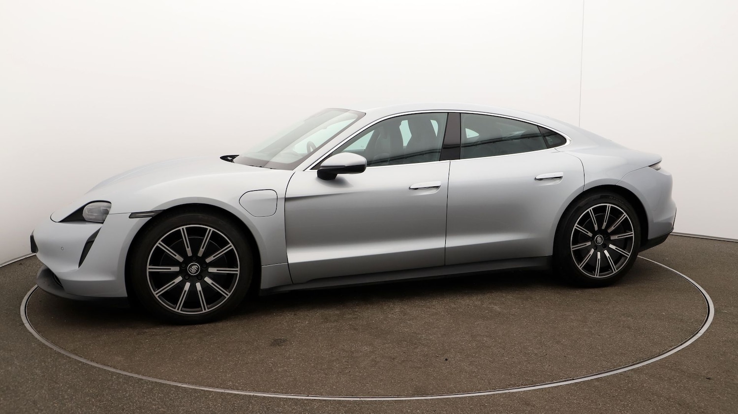 Used Porsche Taycan 2020 for sale - 76811560: Photo 61