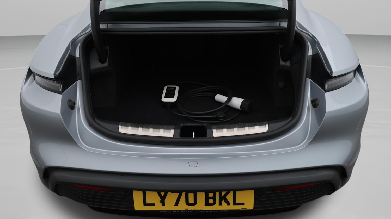 Used Porsche Taycan 2020 for sale - 76585449: Photo 18