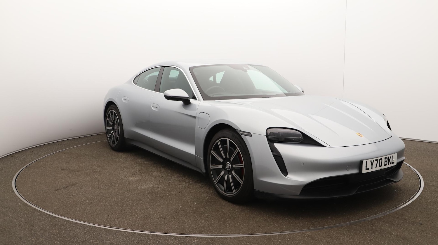 Used Porsche Taycan 2020 for sale - 76585449: Photo 46