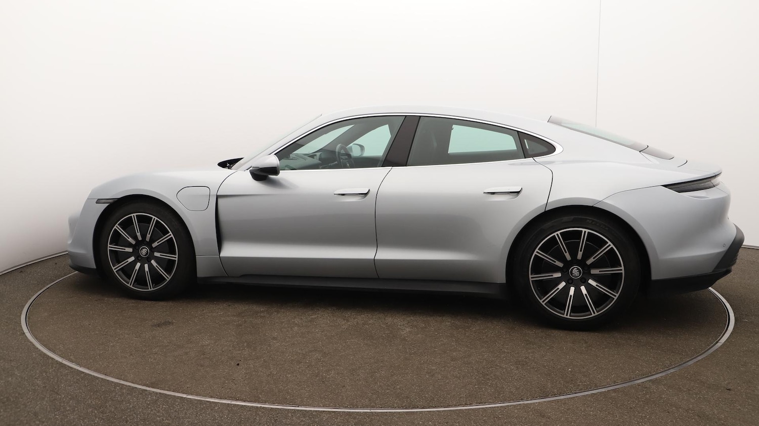 Used Porsche Taycan 2020 for sale - 76585449: Photo 61