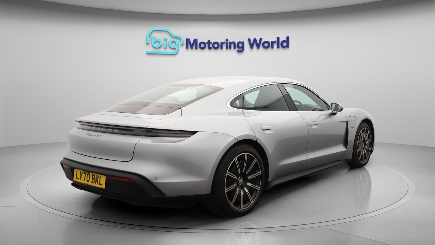 Used Porsche Taycan 2020 for sale - 76585449: Photo 8