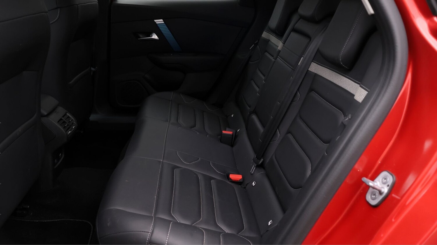 Used Citroen e-C4 2023 for sale - 77840055: Photo 16