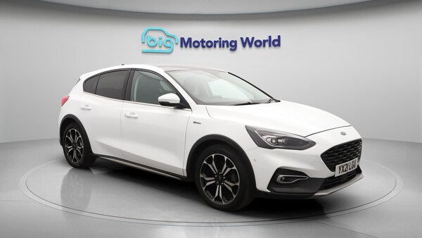 Used Ford Focus 2021 for sale - 76159188: Photo 2