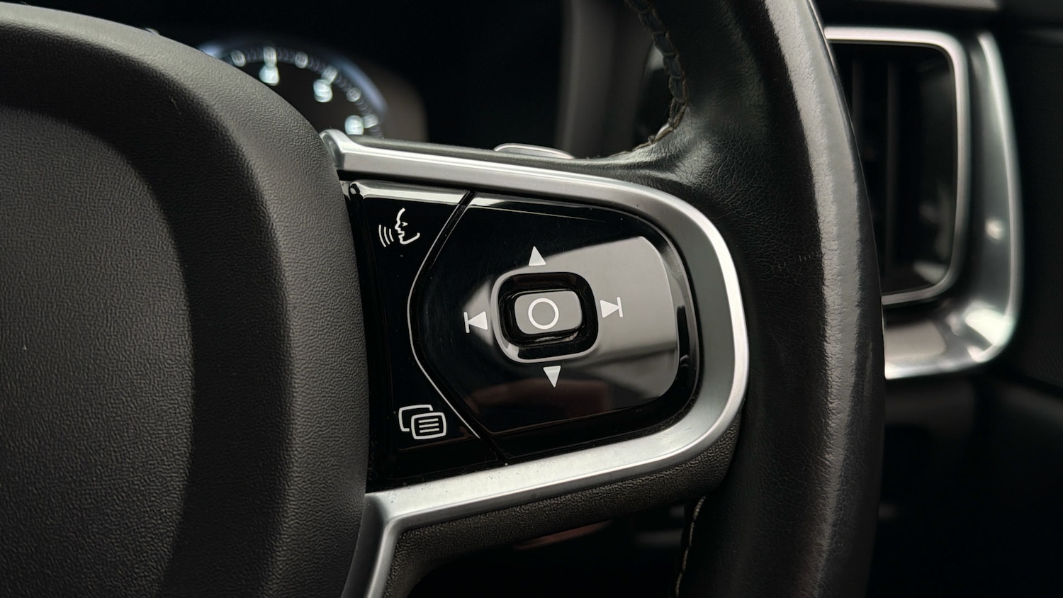 Used Volvo V60 2020 for sale - 77931121: Photo 24