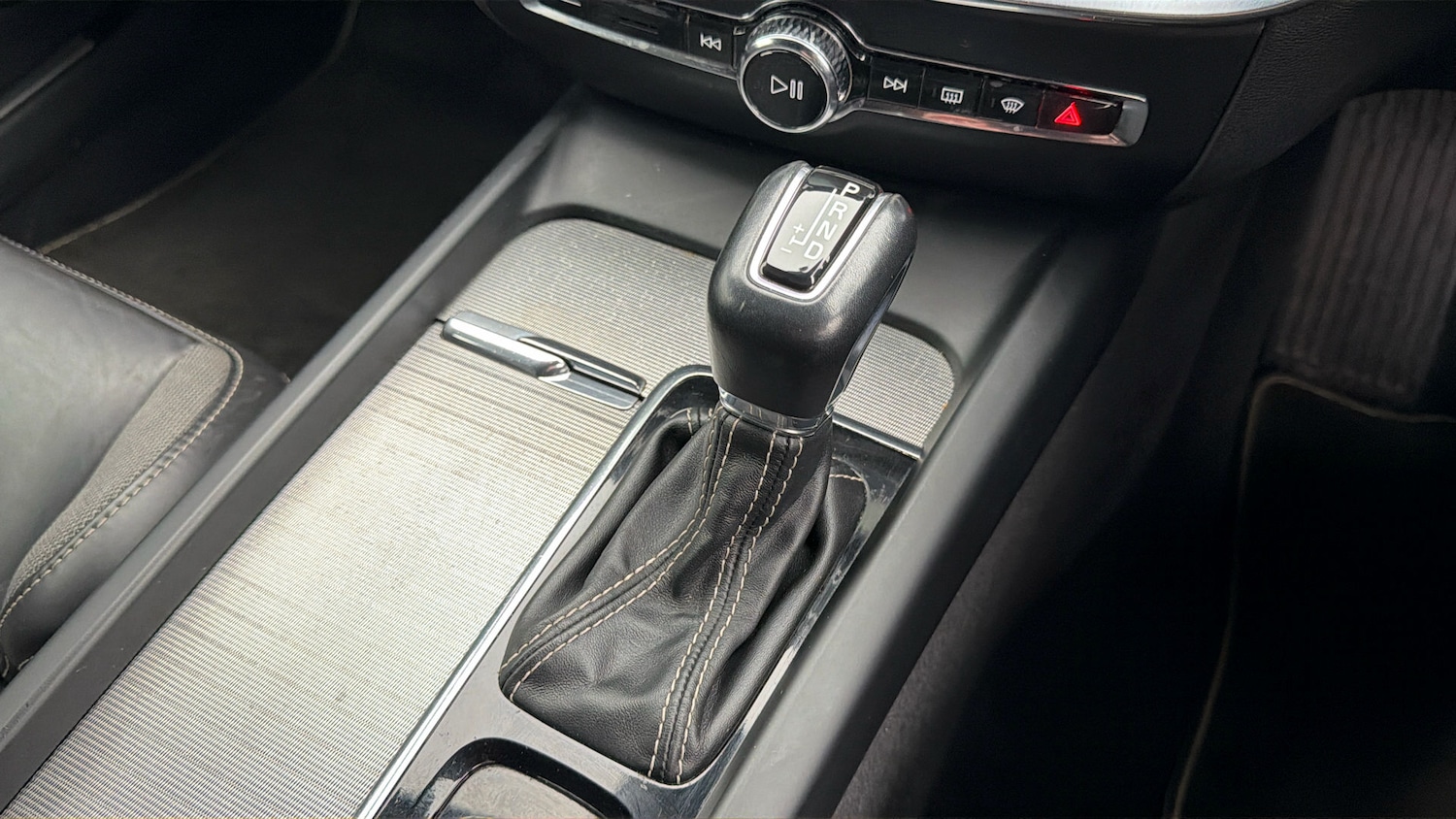 Used Volvo V60 2020 for sale - 77931121: Photo 25