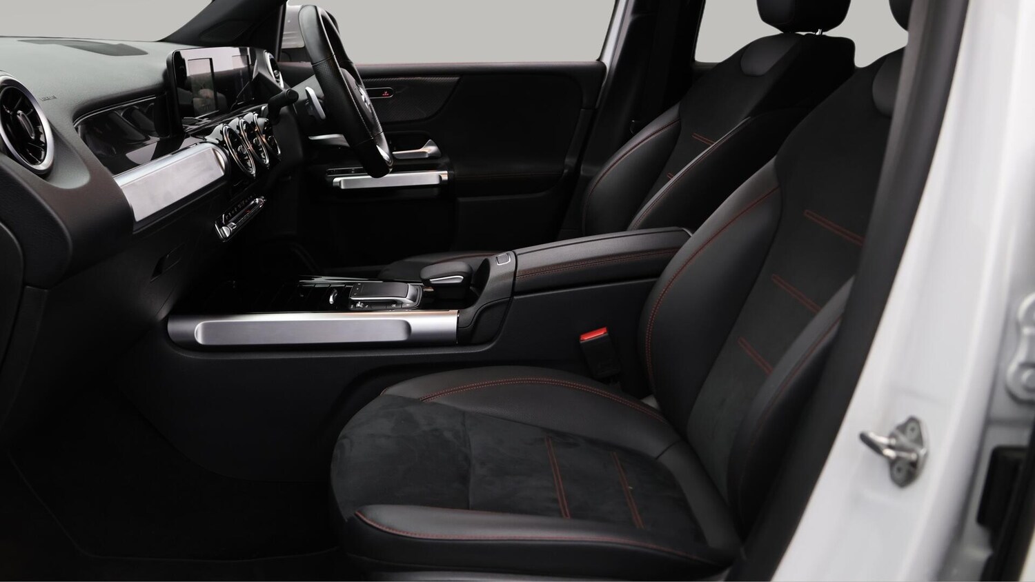 Used Mercedes-Benz GLB for sale - 76538997: Photo 15