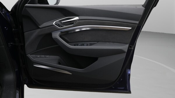 Used Audi e-tron 2021 for sale - 76226371: Photo 16