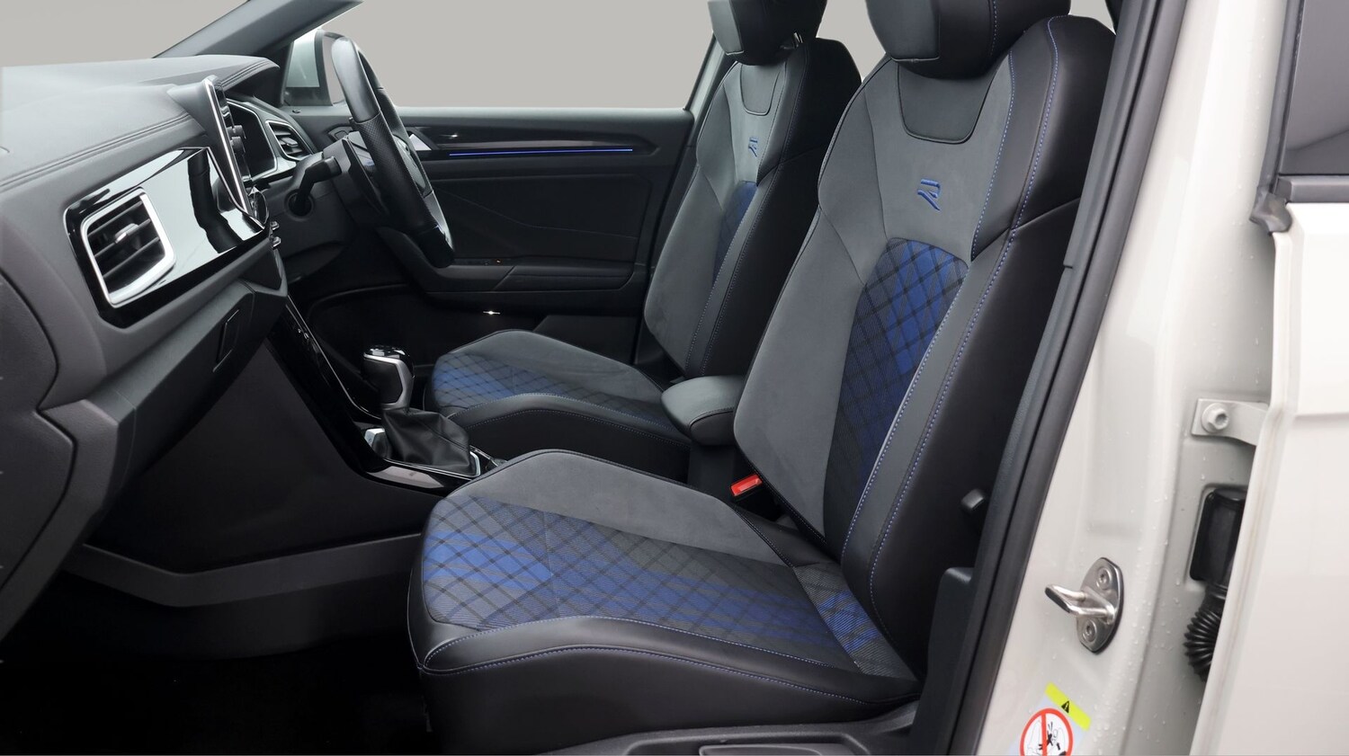 Used Volkswagen T-Roc 2023 for sale - 77296619: Photo 14