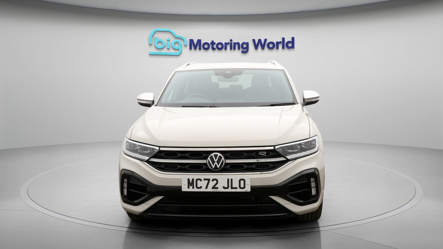 Used Volkswagen T-Roc 2023 for sale - 77296619: Photo 2