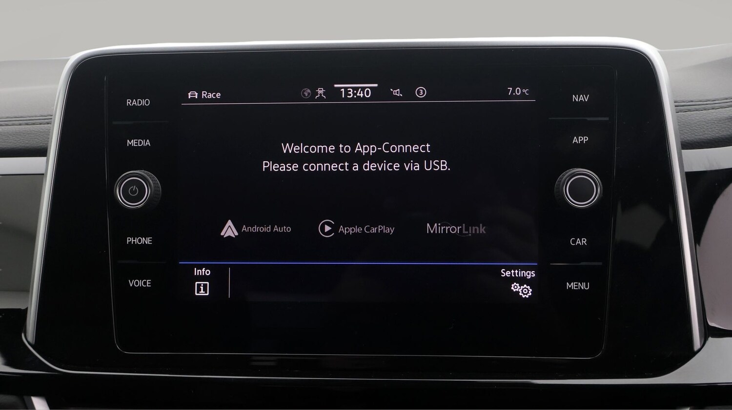 Used Volkswagen T-Roc 2023 for sale - 77296619: Photo 26