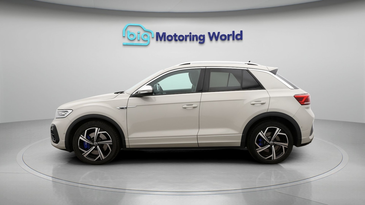 Used Volkswagen T-Roc 2023 for sale - 77296619: Photo 4