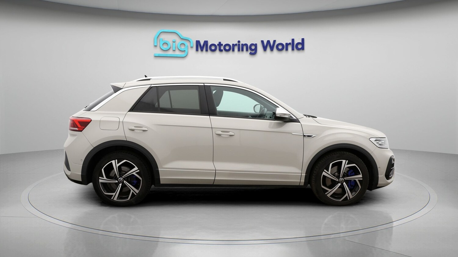 Used Volkswagen T-Roc 2023 for sale - 77296619: Photo 8