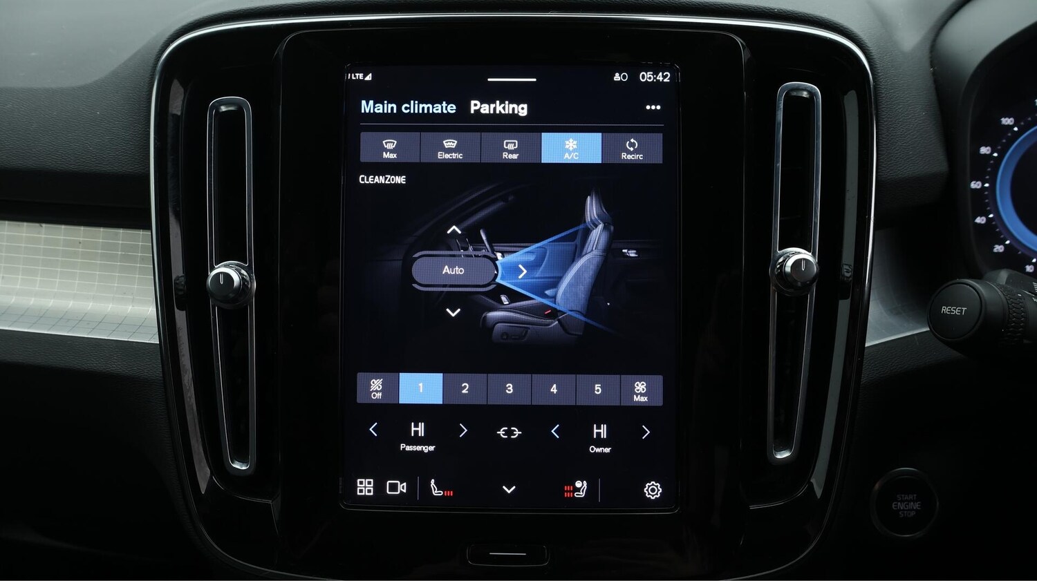 Used Volvo XC40 2023 for sale - 76484514: Photo 12