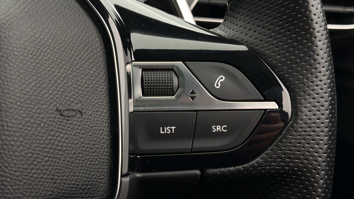 Used Peugeot 5008 2020 for sale - 77917460: Photo 23