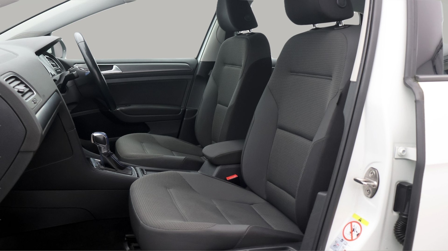 Used Volkswagen Golf 2019 for sale - 77216406: Photo 14