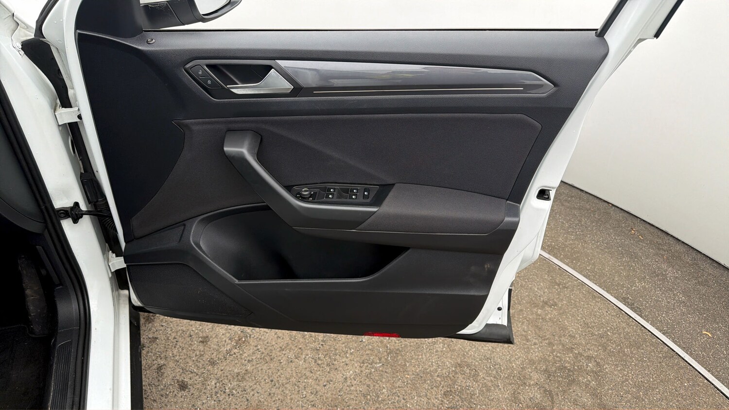 Used Volkswagen T-Roc for sale - 77816896: Photo 14