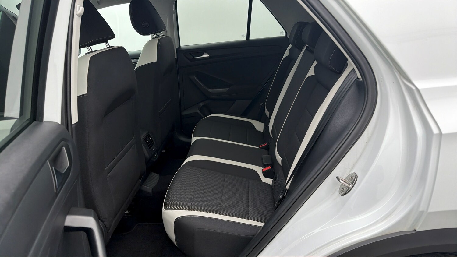 Used Volkswagen T-Roc for sale - 77816896: Photo 15