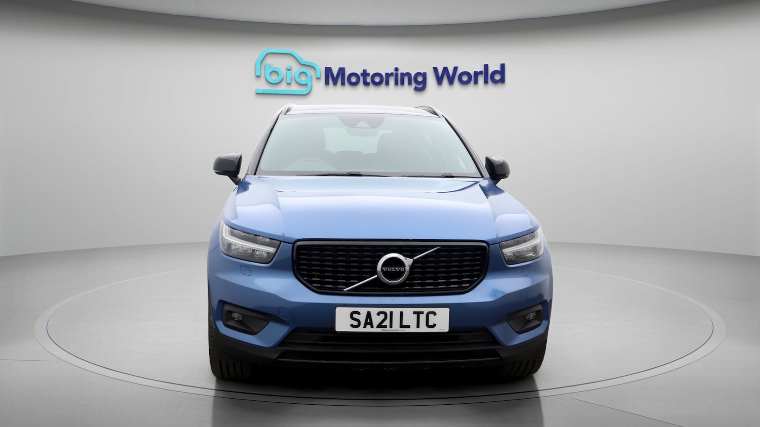 Used Volvo XC40 for sale - 77818066: Photo 2