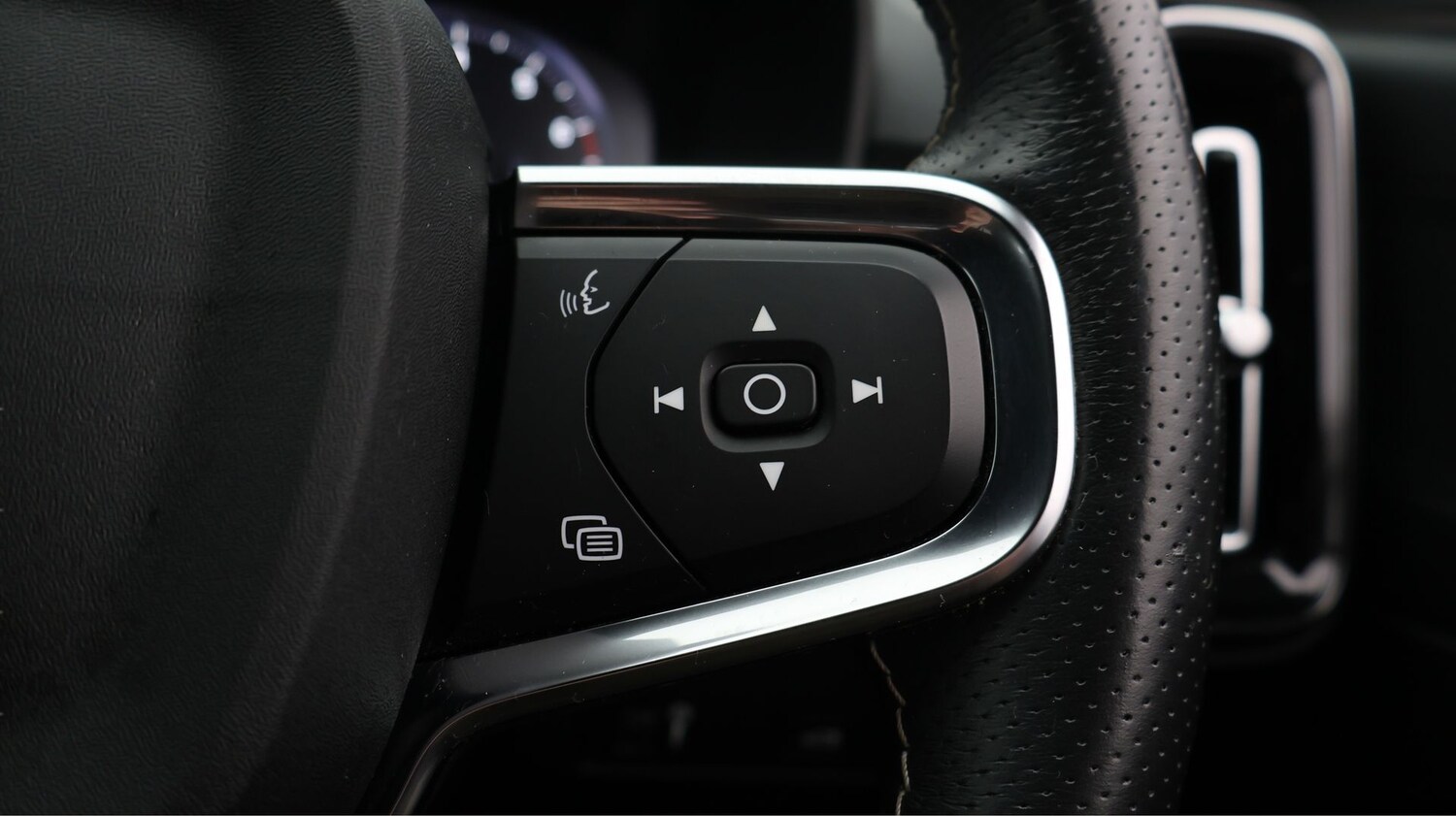 Used Volvo XC40 for sale - 77818066: Photo 21