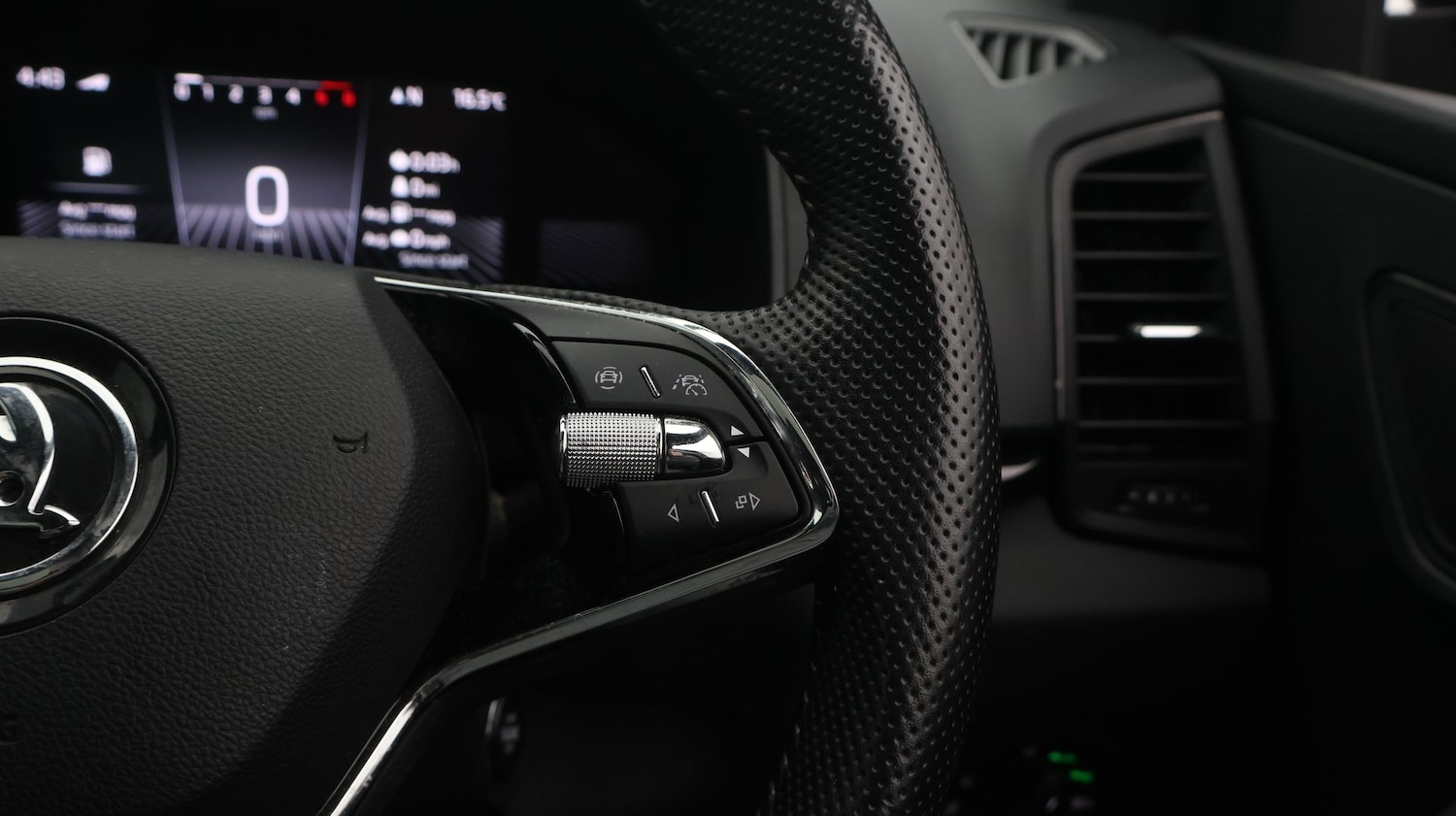 Used Skoda Karoq 2022 for sale - 77460140: Photo 24