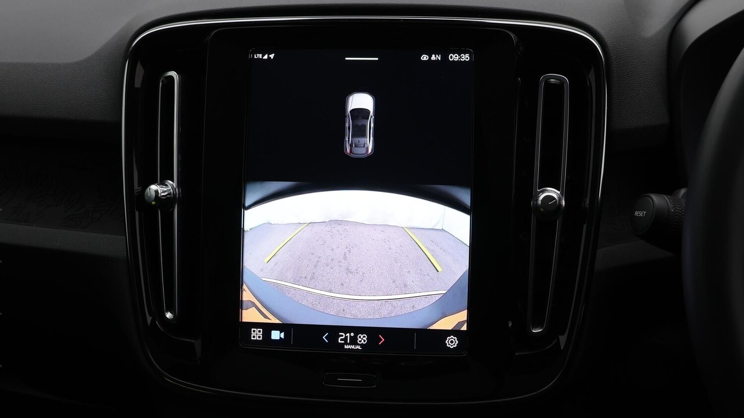 Used Volvo C40 2023 for sale - 77310396: Photo 24