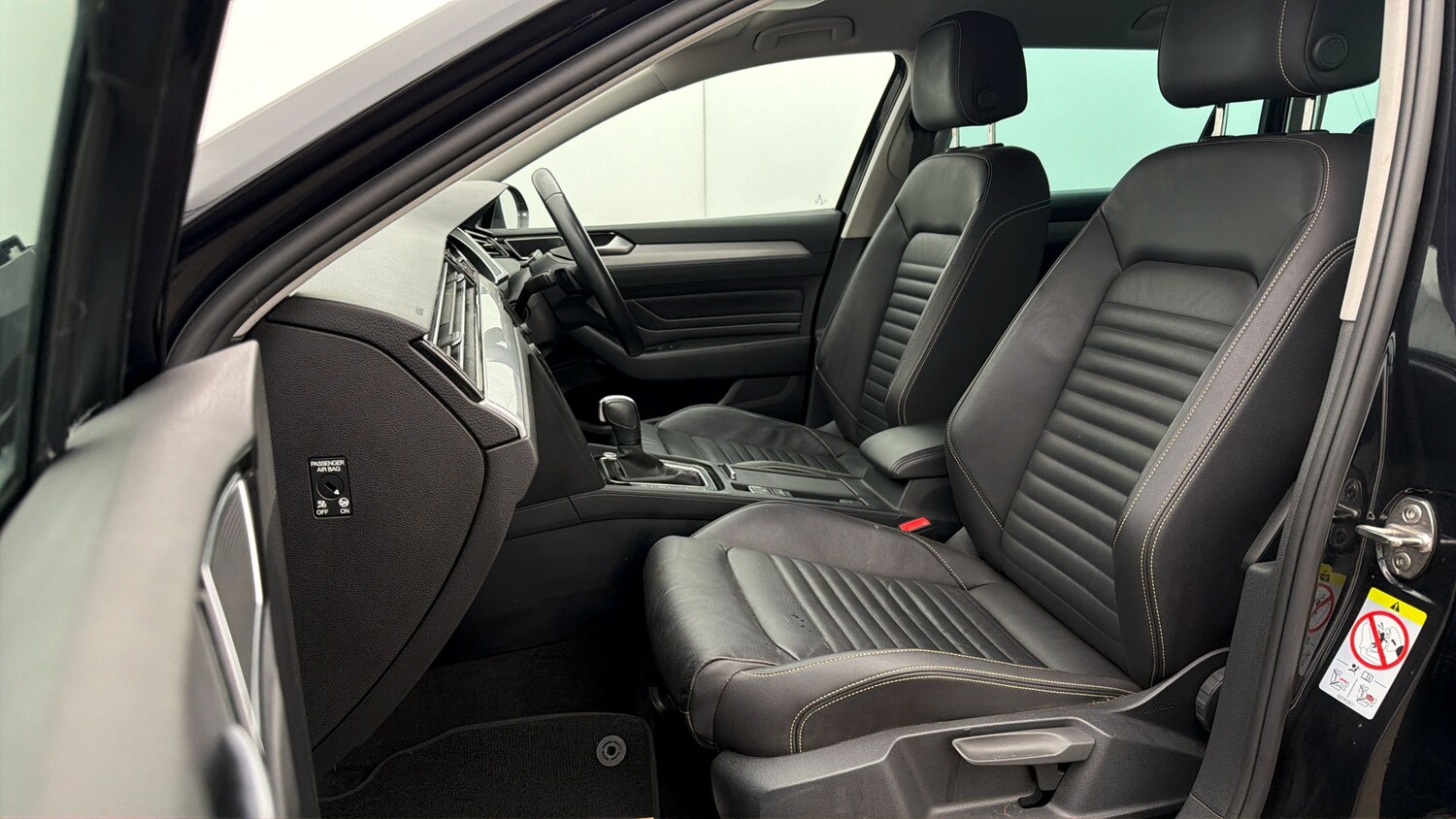 Used Volkswagen Passat 2023 for sale - 77905656: Photo 13