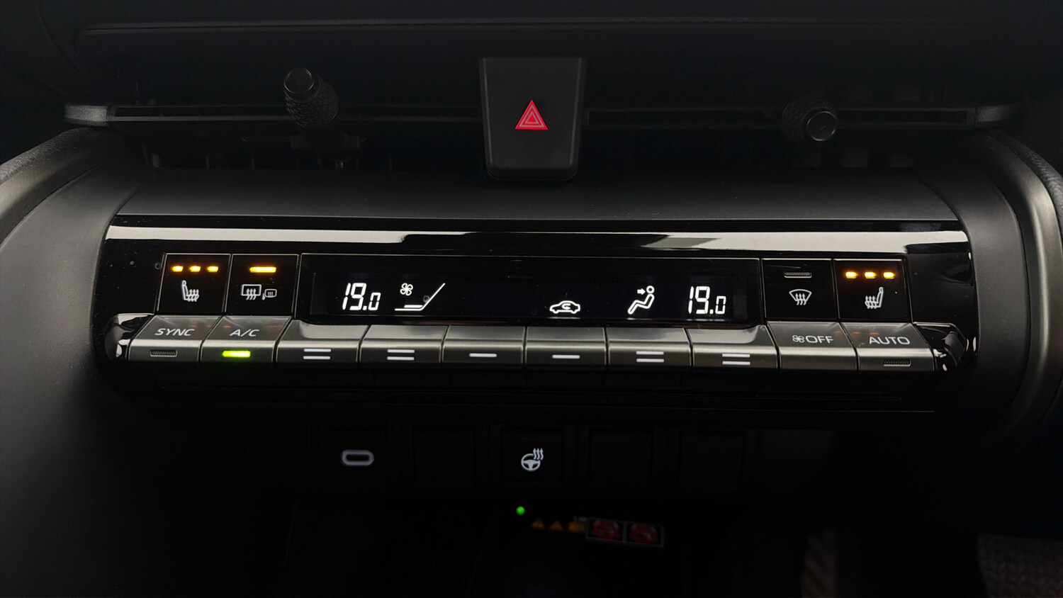 Used Toyota C-HR 2024 for sale - 77930549: Photo 11