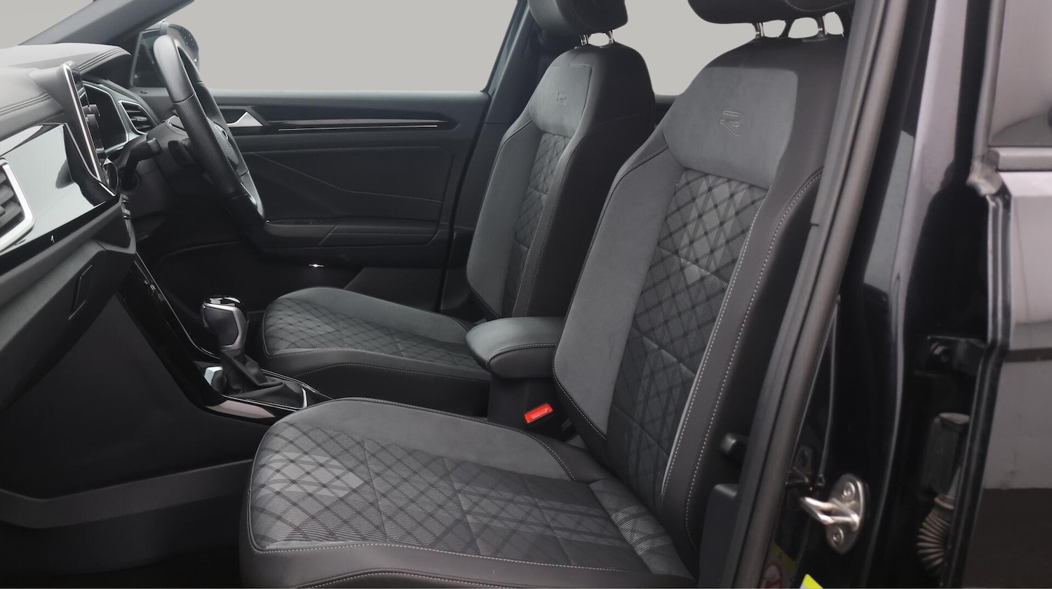 Used Volkswagen T-Roc 2022 for sale - 76294607: Photo 15