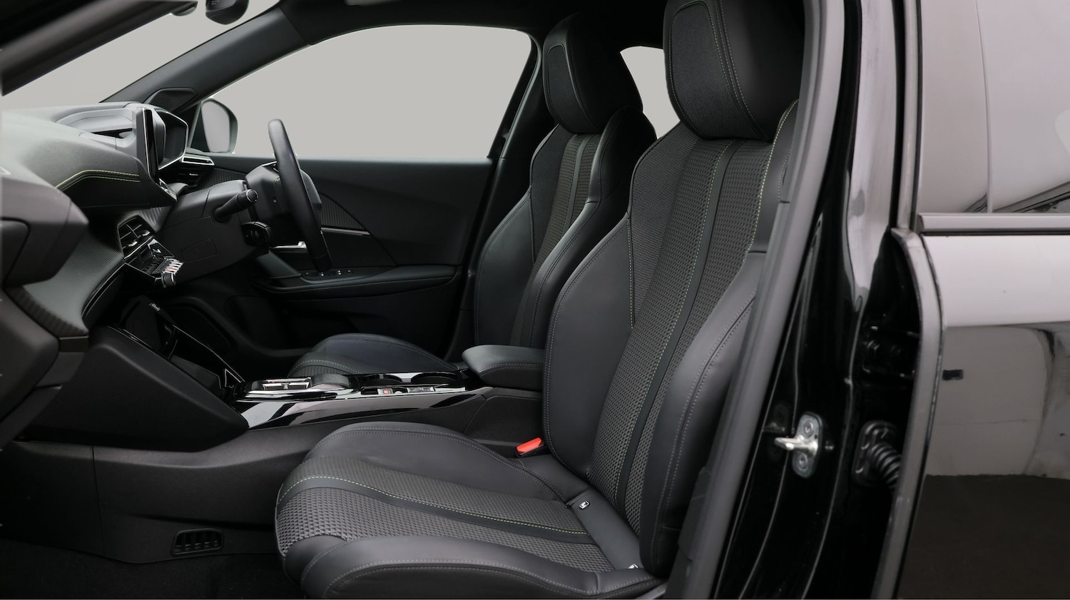 Used Peugeot 2008 2023 for sale - 77609782: Photo 14